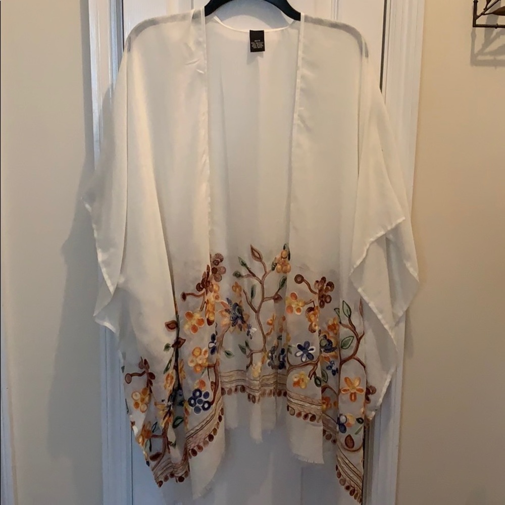 One Size Embroidered Cardigan Shaw